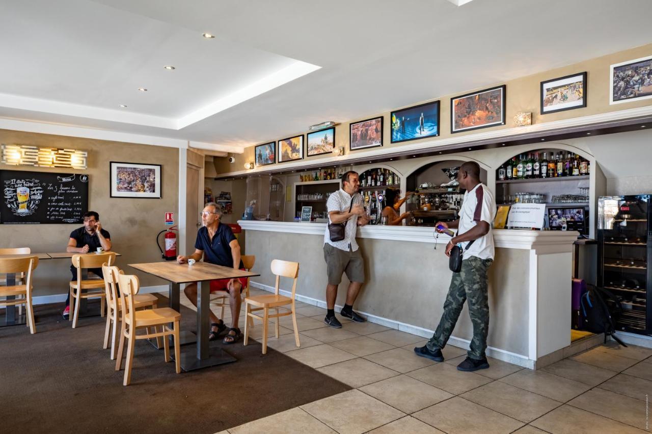 Hotel De La Gare Châteauroux エクステリア 写真