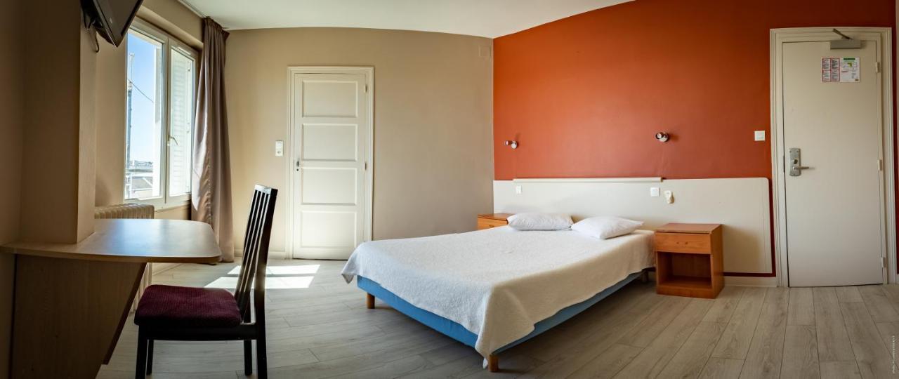 Hotel De La Gare Châteauroux エクステリア 写真