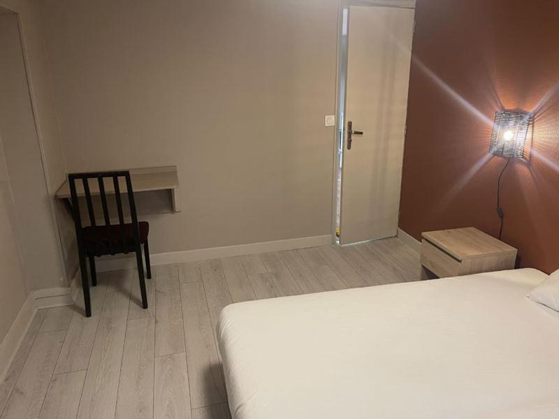 Hotel De La Gare Châteauroux エクステリア 写真